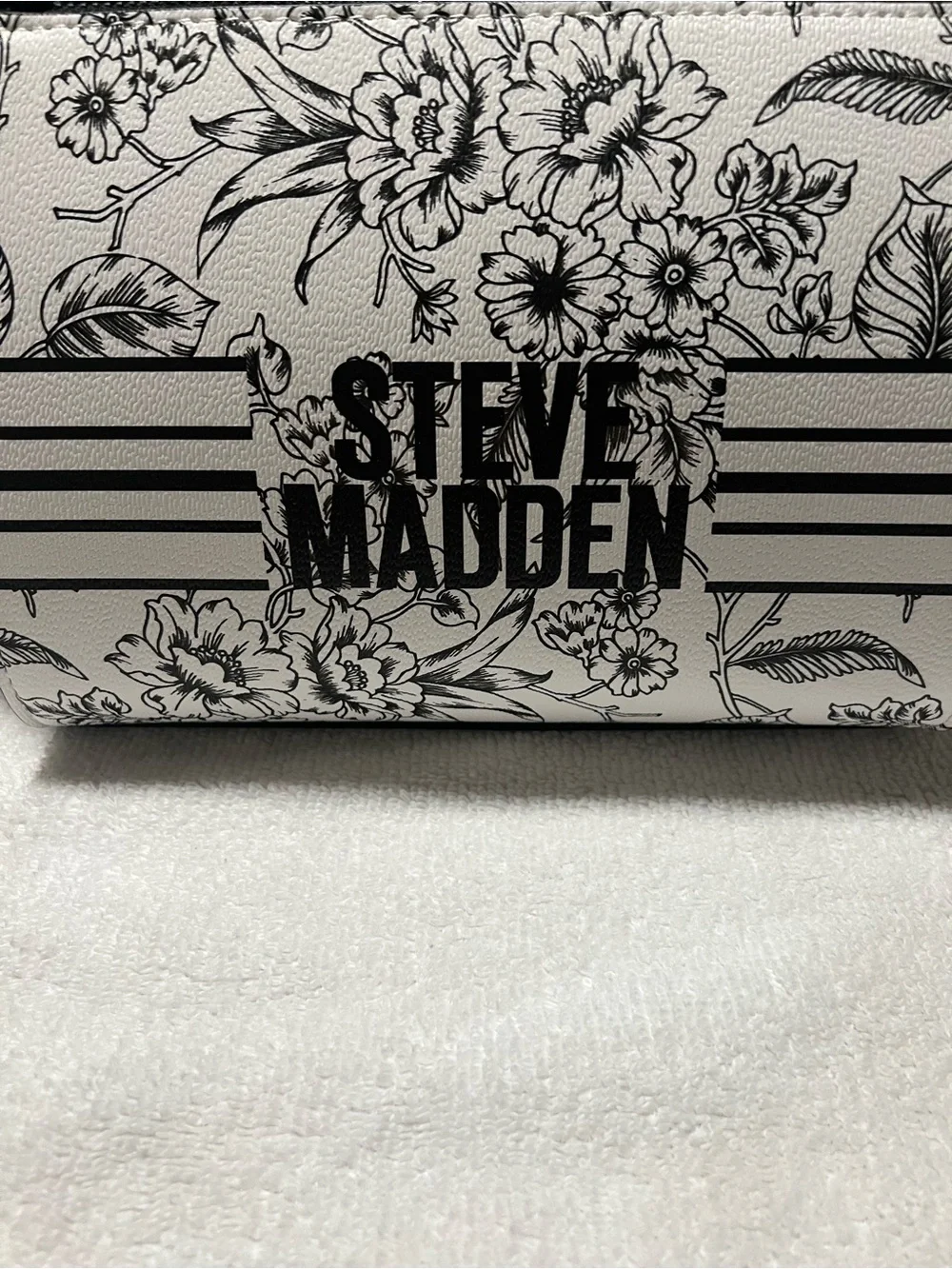 Steve Madden Black and White Floral Chain Strap Crossbody NWT